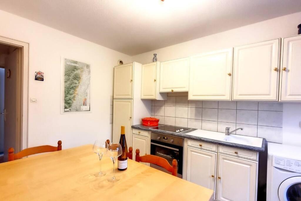 Chez Romane - appartement avec parking Riquewihr Extérieur photo